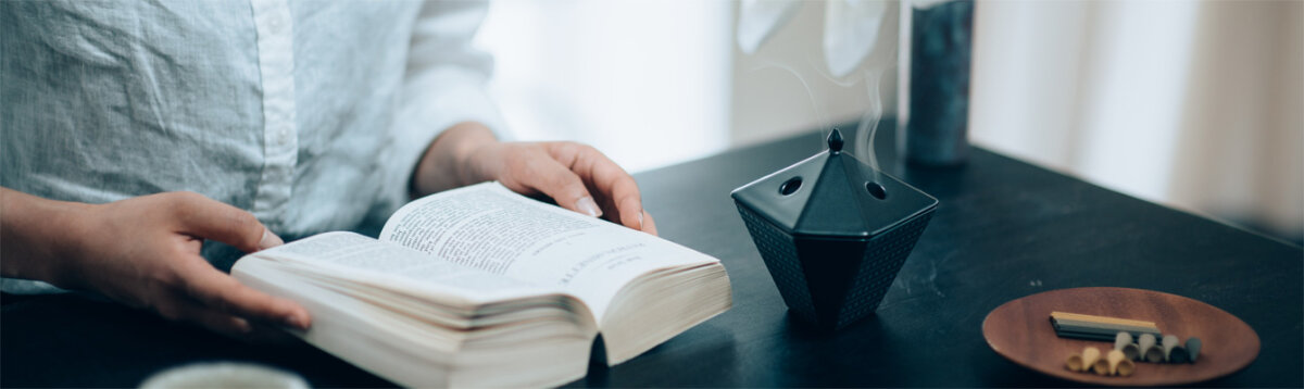 Die Kunst des Räucherns – Entspannung für alle Sinne - Die Kunst des Räucherns | Japanische Räucherstäbchen