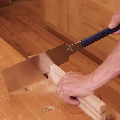 Japanische Sägen vs. Westliche Sägen: Warum „Ziehen“ besser als „Schieben“ ist - Warum japanische Sägen besser schneiden: Ziehen vs. Schieben